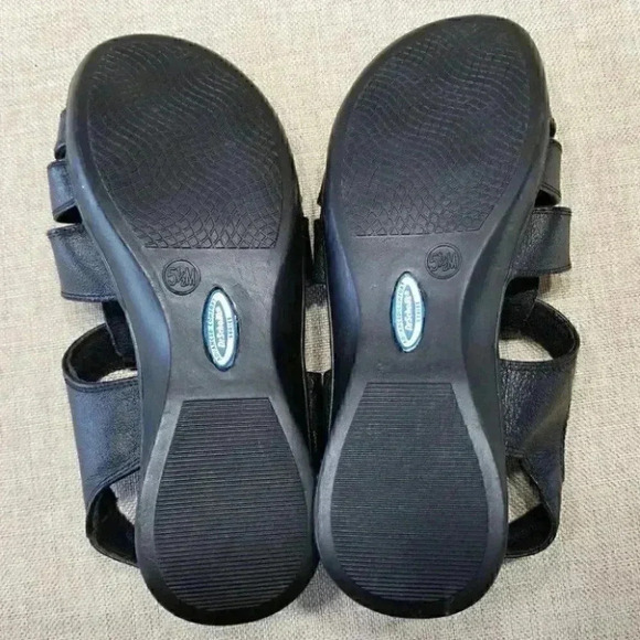 Dr.Scholl's Leather Strap Ankle Sandal Kids 5.5 - Picture 9 of 10